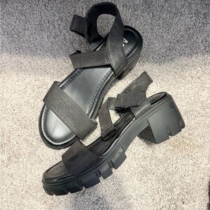MIA black platform sandal